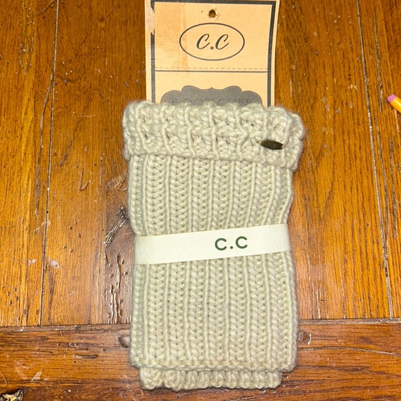 ⭐️NWT⭐️C.C. Tan BOOT CUFFS—the “ULTIMATE LEG LUXURY!” - Picture 1 of 7